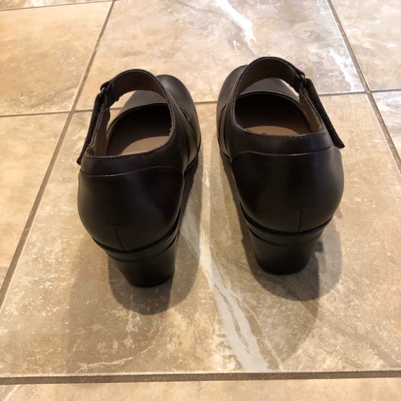 Clarks Women's Emslie Lulin Mary Jane Pump Size 9 Block Heel Brown - Picture 4 of 8